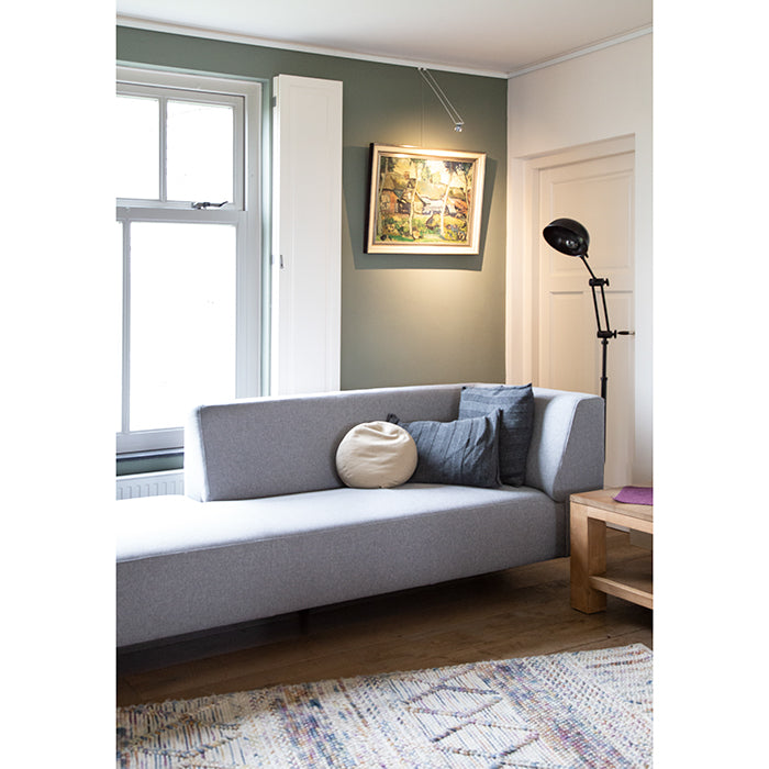 STAS multirail allows easy independent circuit setups for extended art display configurations.